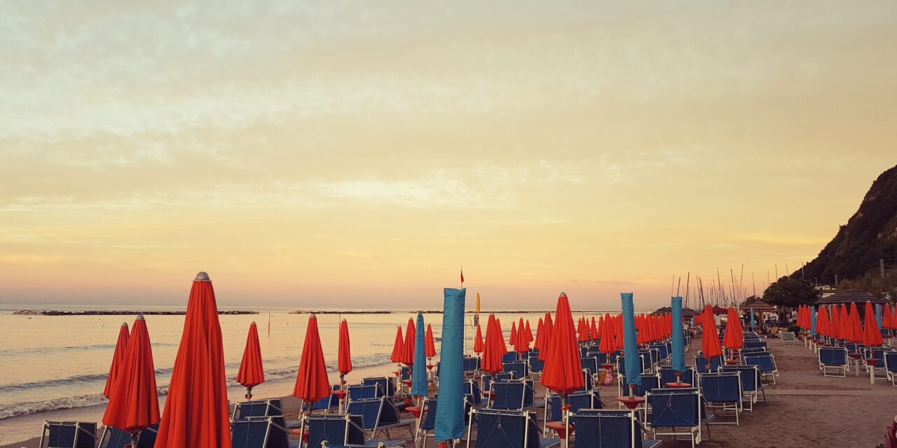 Occhi rossi nei bambini:cause, cure, colliri, rimedi naturali