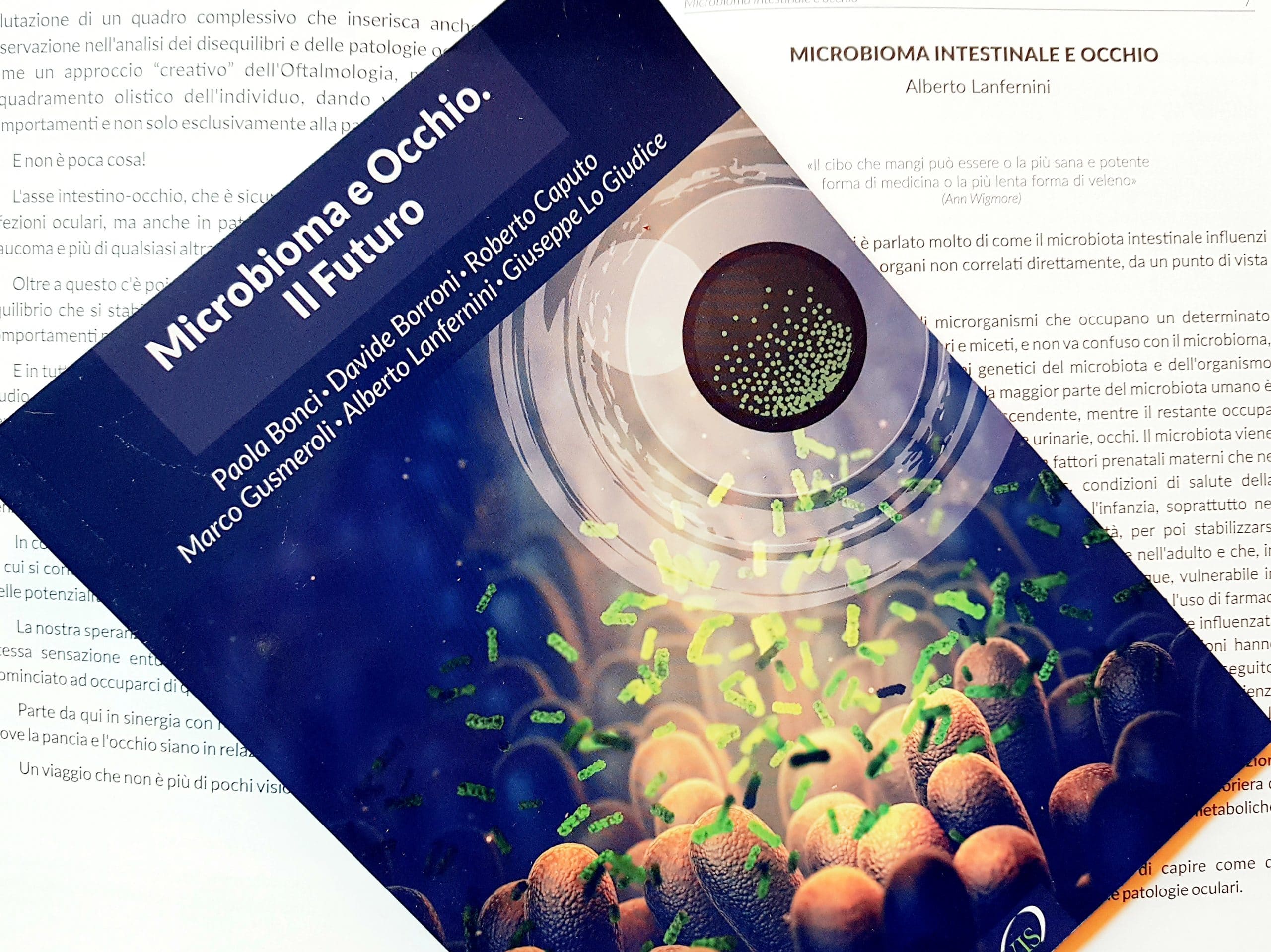 copertina del libro microbioma e occhio